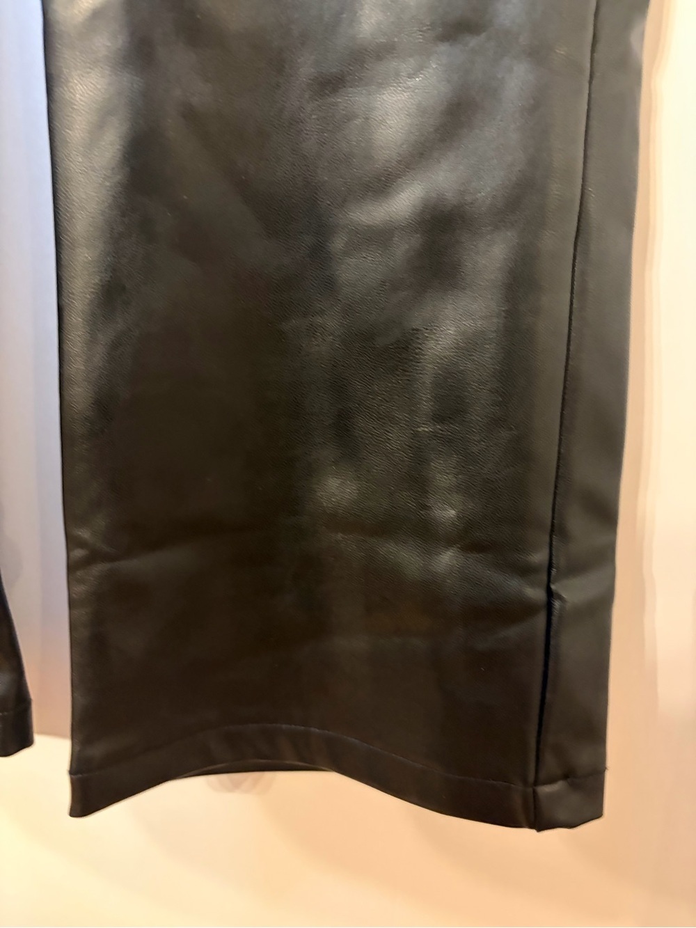 Abercrombie & Fitch Black The ‘90s Boot Low Rise Vegan Leather Pants, Size 24/00 - Picture 4 of 9